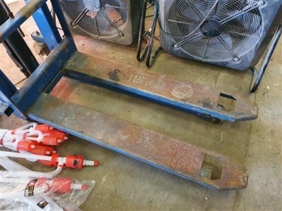 500kg Hi-Lift Pallet Truck  - 4