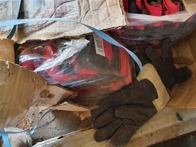 Qty of Work Gloves / Fall Arrest Gear + PPE - 3