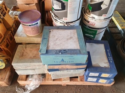 Pallet of Floor Tiles / Adhesive + Insulation - 2