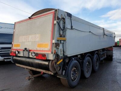 2005 United Trailers Triaxle Belt Discharge Trailer - 3