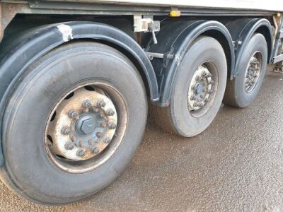 2005 United Trailers Triaxle Belt Discharge Trailer - 7