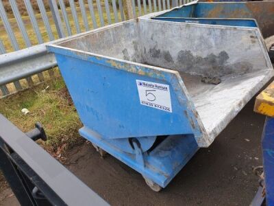 Fork Lift Tipping Skip 