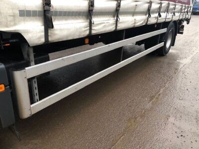 2014 MAN TGM 18 250 4x2 Curtainsider - 8