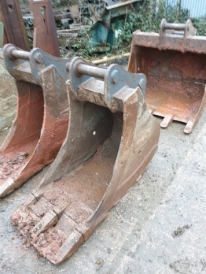 2ft Digging Bucket - 65mm Pins