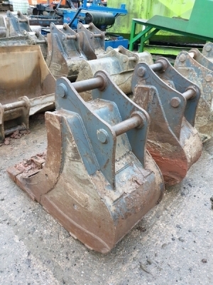 2ft Digging Bucket - 65mm Pins - 2