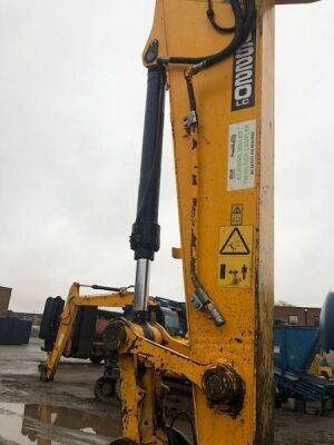 2014 JCB JS220 LC Excavator - 14