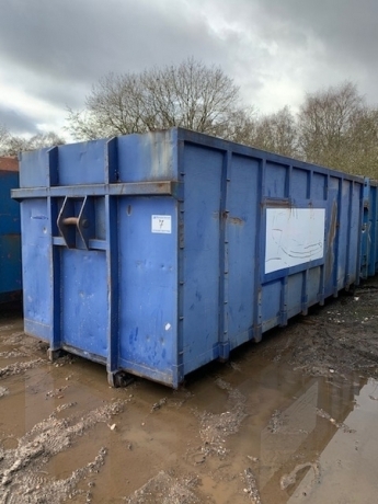 35yrd Big Hook Covered Bin