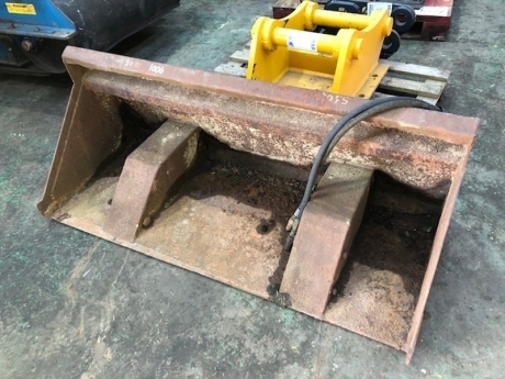 Hydraulic Tip Skid Steer Bucket