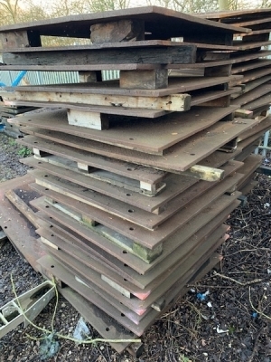 19 of 1450 x 1310 x 25mm (Approx) Steel Road Plates - 2