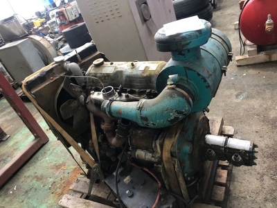 4 Cyl Ford Diesel Engine c/w Hydraulic Pump - 3