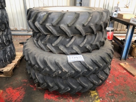 Set of Tractor Wheels + Tyres, 2 x 12.4 R32 + 2 x 12.4 R46