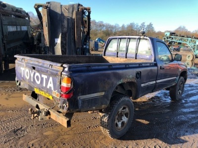 2001 Toyota Hilux 2.4TD Pickup - 6