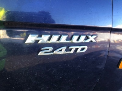 2001 Toyota Hilux 2.4TD Pickup - 14