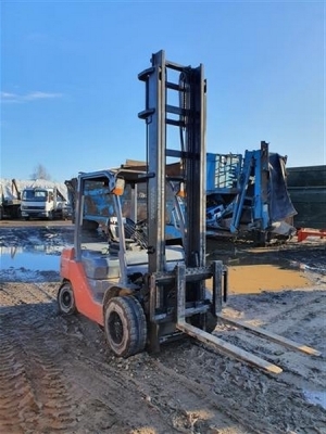 2013 Toyota 8FDF30 Diesel Forklift