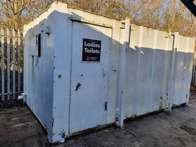 Anti Vandal Jack Leg 16ft x 9ft Toilet Block