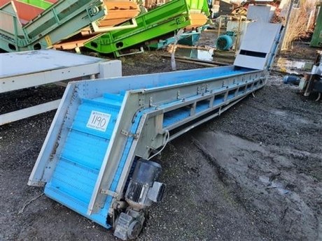 Electric Driven Feed Conveyor, 690mm Plastic Sectional Belt, Stainless Steel Frame,