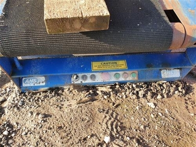 Mobile Electric Conveyor c/w Hydraulic Tilt, 600mm Belt - 2