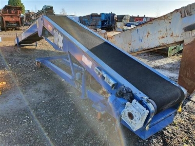 Mobile Electric Conveyor c/w Hydraulic Tilt, 600mm Belt - 10