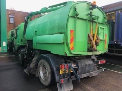 2003 Mercedes 4x2 Johnston Body Sweeper - 10