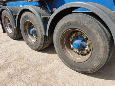 2006 Dennison Triaxle Sliding Skeletal Trailer - 7