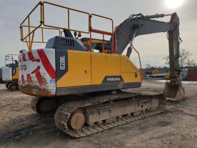 2016 Volvo EC220EL Excavator - 3