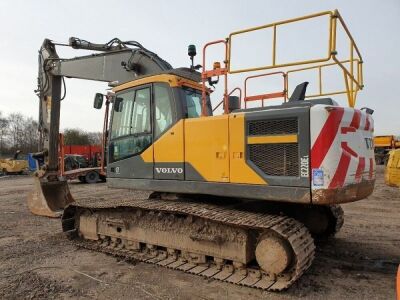 2016 Volvo EC220EL Excavator - 4