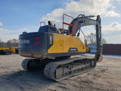 2017 Volvo EC220EL Excavator - 3