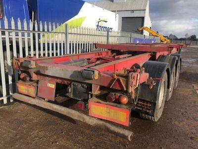 2002 Dennison Triaxle Sliding Skeletal Trailer - 9