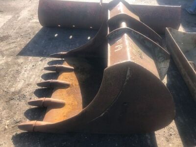 Komatsu PC130.8 , 4 Ft Digging Bucket  - 4