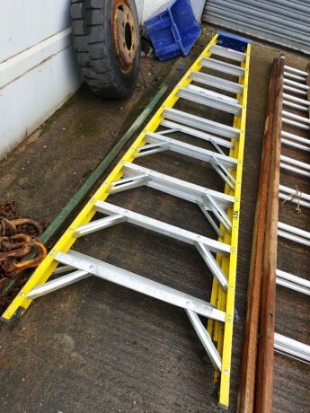 9 Rung Insulated Step Ladders