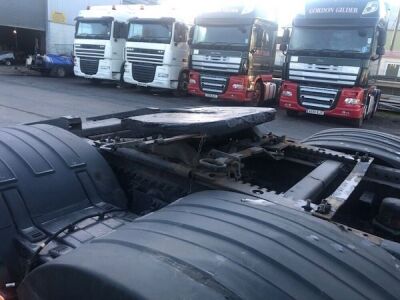 2014 Renault T460 6x2 Mid Lift Tractor Unit  - 5