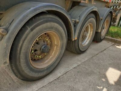 2007 Dennison Triaxle Sliding Skeletal Trailer - 4