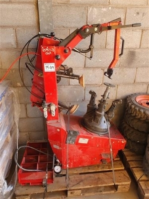 2002 Butler Air Feed Tyre Machine