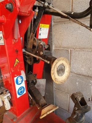 2002 Butler Air Feed Tyre Machine - 3