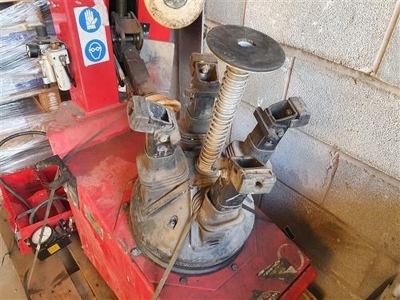 2002 Butler Air Feed Tyre Machine - 4