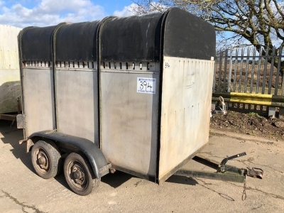 Tandem Axle Livestock Trailer