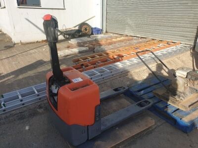 2015 BT LWE130 Pedestrian Pallet Truck  - 3