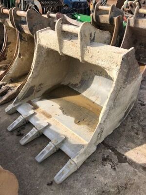 4ft Hill Digging Bucket - 65mm Pins