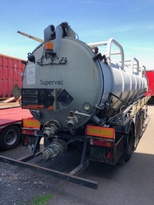 1997 Vallely Stainless Steel Monocoque Triaxle Vacuum Tanker Trailer - 4