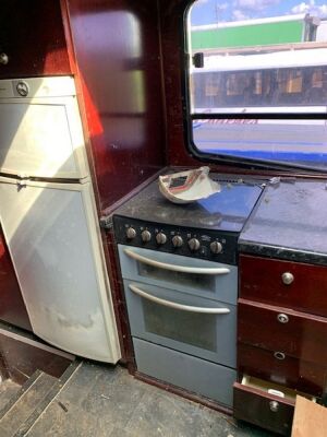 1998 Renualt Premium Privilege 385 4x2 Rigid Horse Box - 10