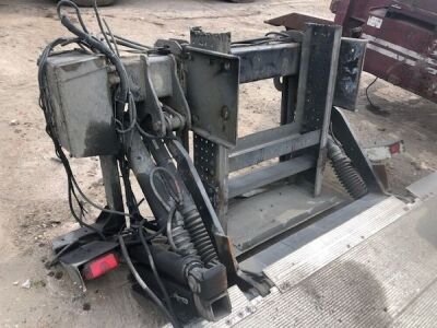 Dhollandia Tail Lift  - 2