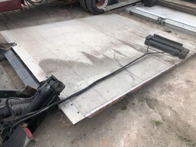 Dhollandia Tail Lift  - 3