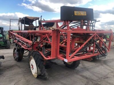 Bateman Contour Crop Sprayer  - 4