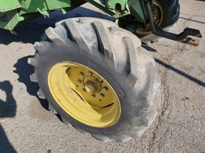 John Deere 1055 Combine - 10