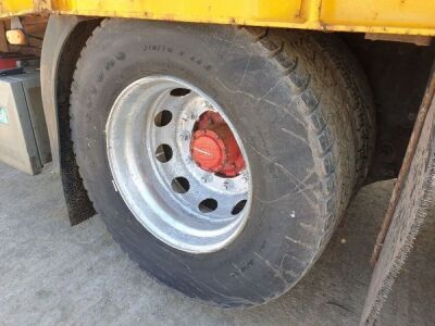 2002 Scania 124 420 8x2 Rear Lift Dropside Beavertail - 17