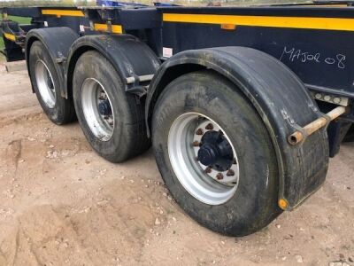 2013 Dennison Triaxle Sliding Skeletal Trailer - 7