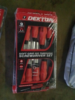 Quantity of Screwdrivers