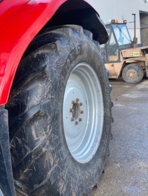 2015 Massey Ferguson 7620 Dyna-VT Tractor - 13