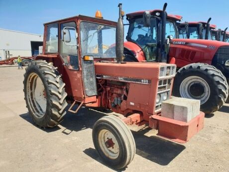 International 685 2WD Tractor