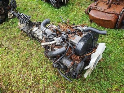 Mitsubishi 4 Cylinder Diesel Engine & Gearbox - 3